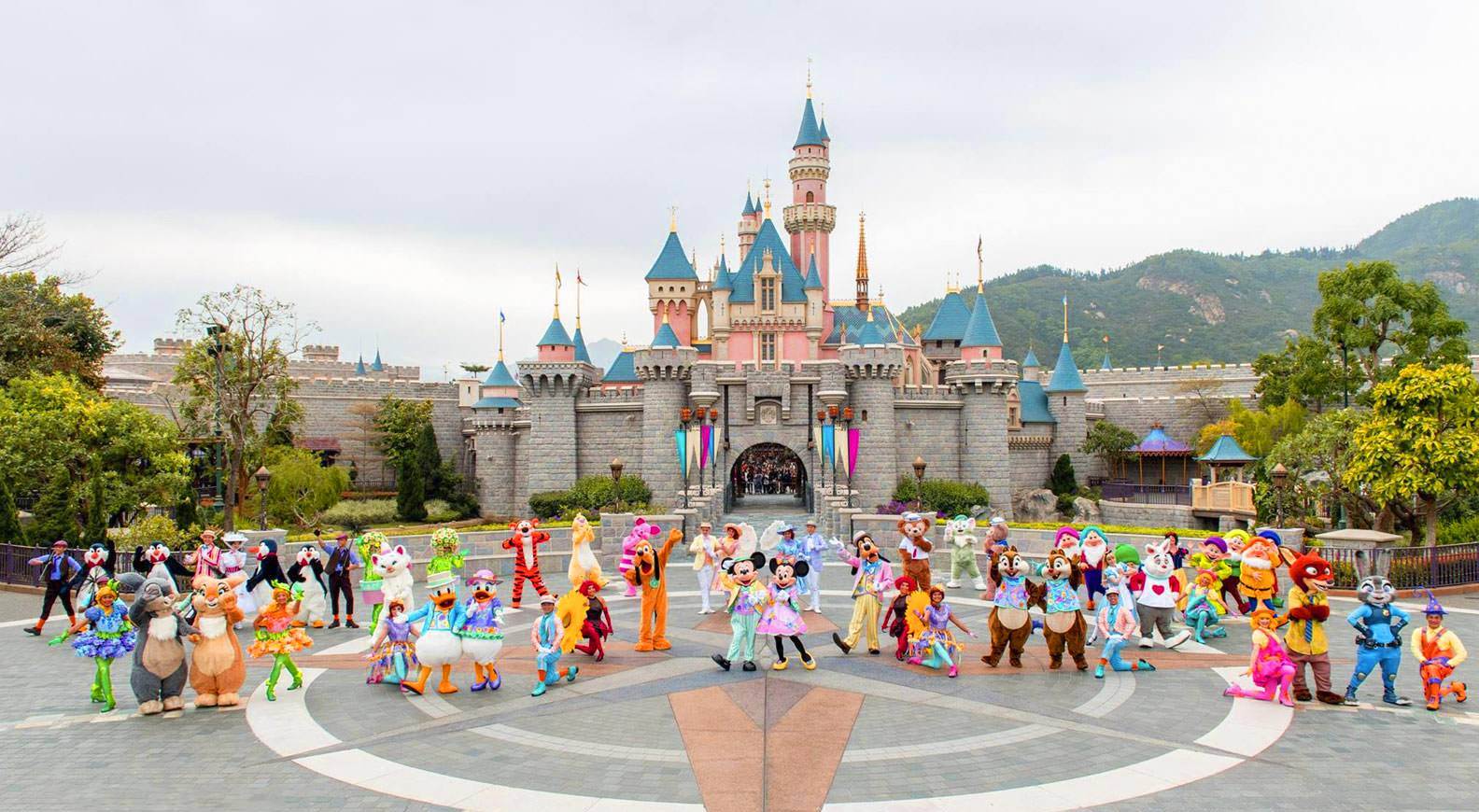 1553494115_71_hong-kong-disneyland.jpg