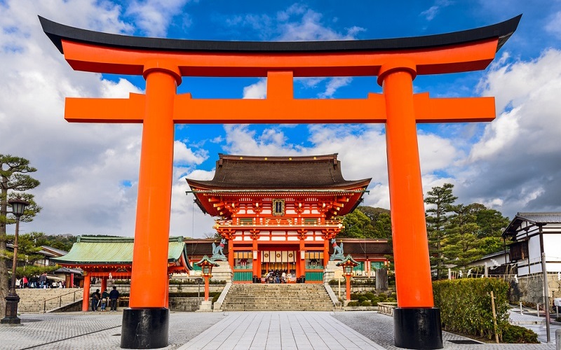 den-fushimi-inari-1-18042019-163350.jpg