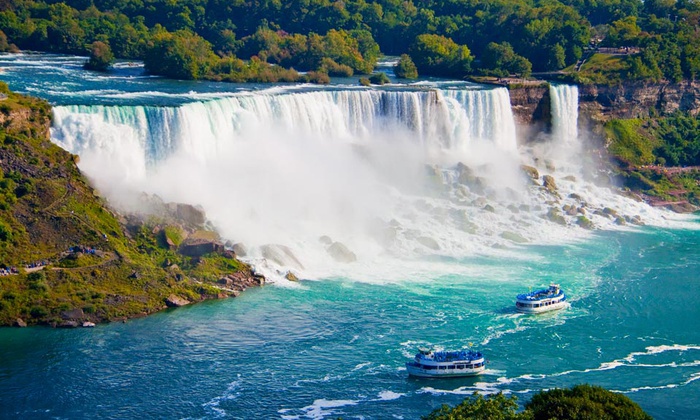 Trải nghiệm ngồi du thuyền vào lòng thác Niagara